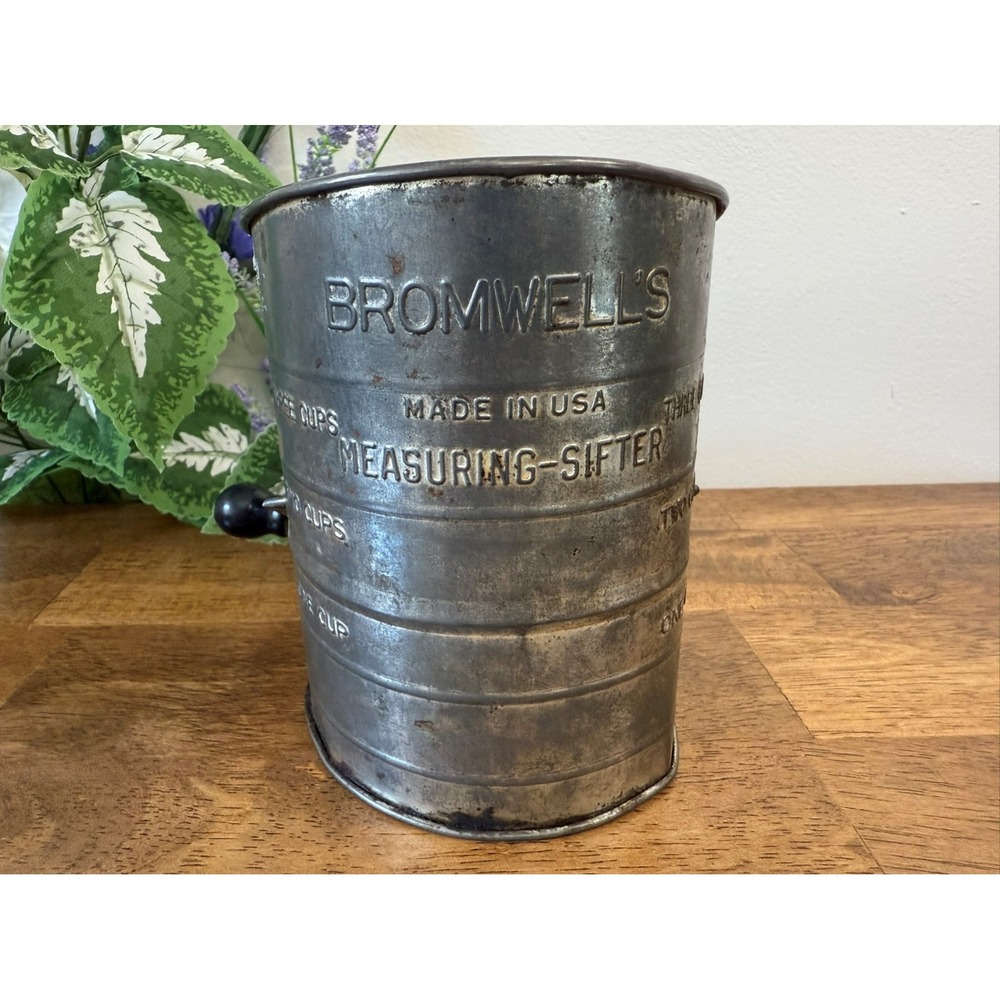 Vintage Jacob Bromwell 3-Cup Flour Sifter Tin Kitchen Utensil Wooden Handle USA‎